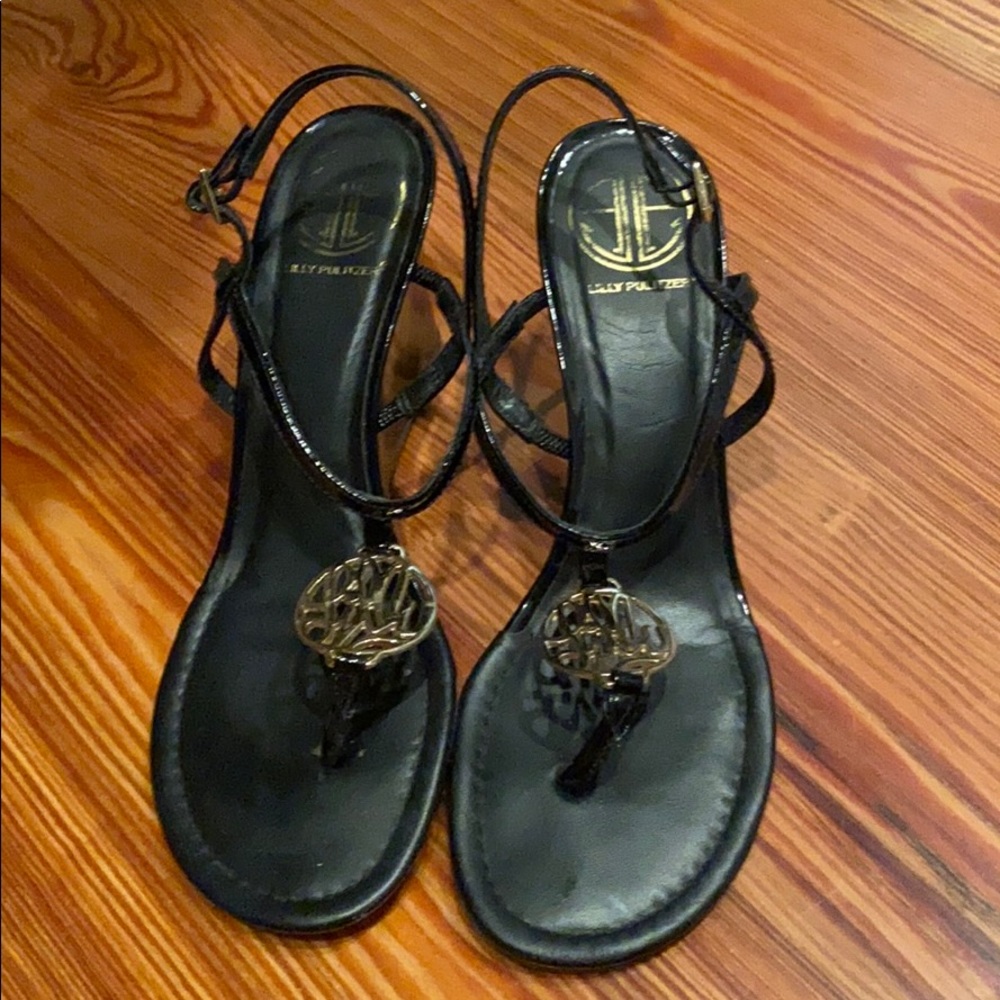 Lillly Pulitzer size 9.5 black thong wedge